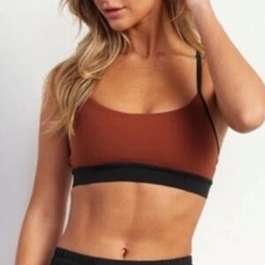 Stori Intro racerback Sports Bra Brandy And Onyx M medium impact EUC